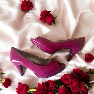 NWT Elegant Pink Peep-Toe Heels